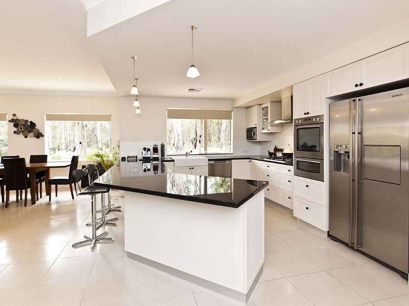 4 Hillwood Grove, Gidgegannup WA 6083
