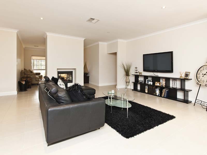 4 Hillwood Grove, Gidgegannup WA 6083