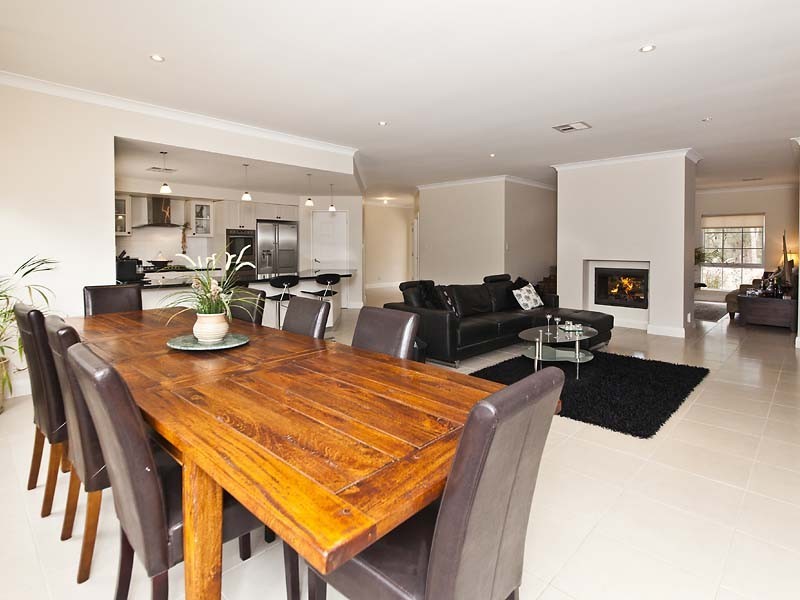 4 Hillwood Grove, Gidgegannup WA 6083