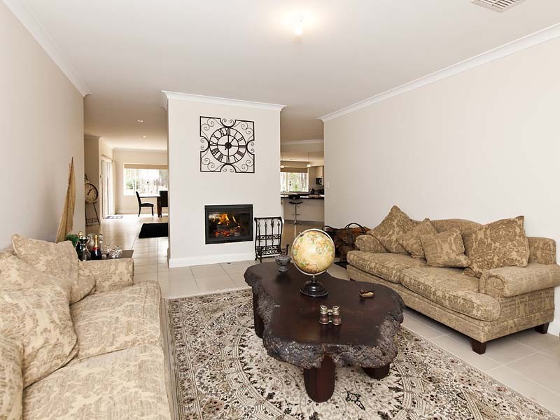 4 Hillwood Grove, Gidgegannup WA 6083