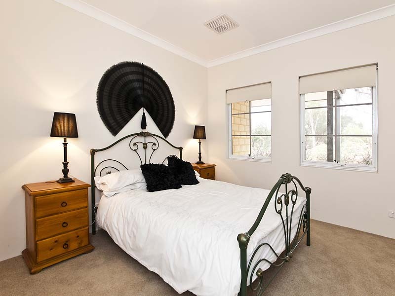 4 Hillwood Grove, Gidgegannup WA 6083