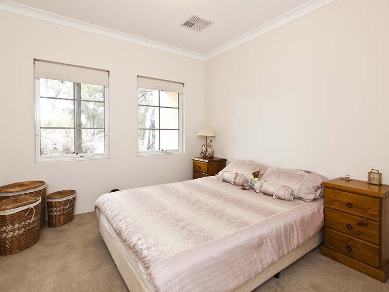 4 Hillwood Grove, Gidgegannup WA 6083