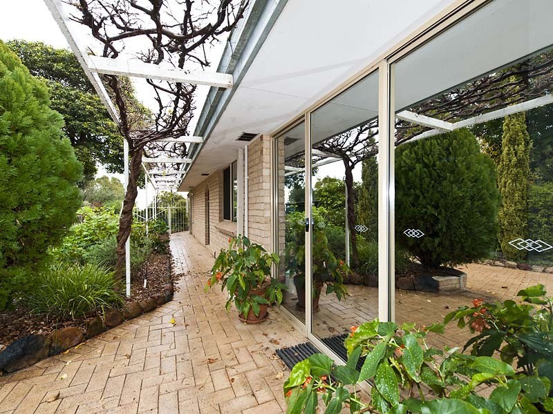 28 Ward Avenue, Greenmount WA 6056