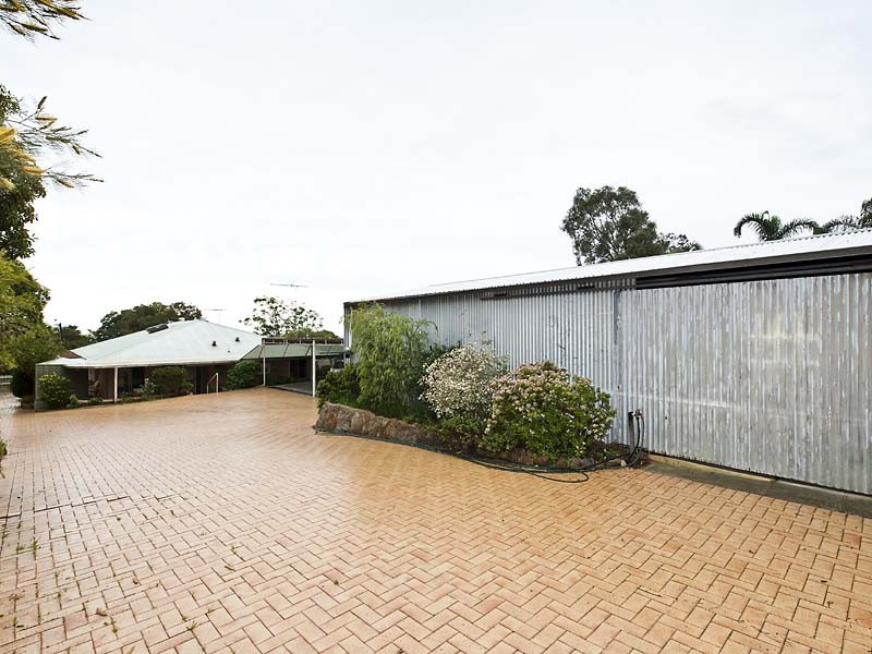 28 Ward Avenue, Greenmount WA 6056