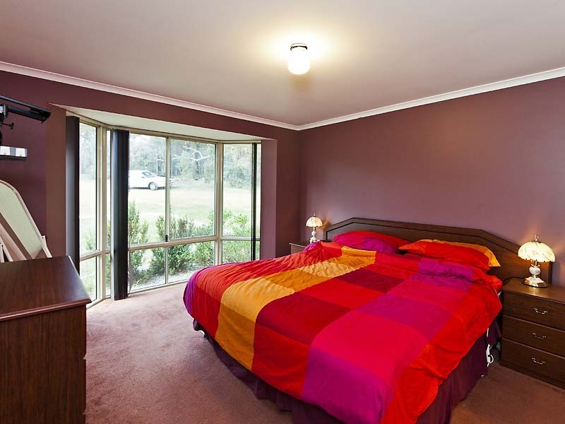 18 Charcoal Lane, Gidgegannup WA 6083