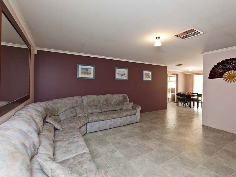 18 Charcoal Lane, Gidgegannup WA 6083