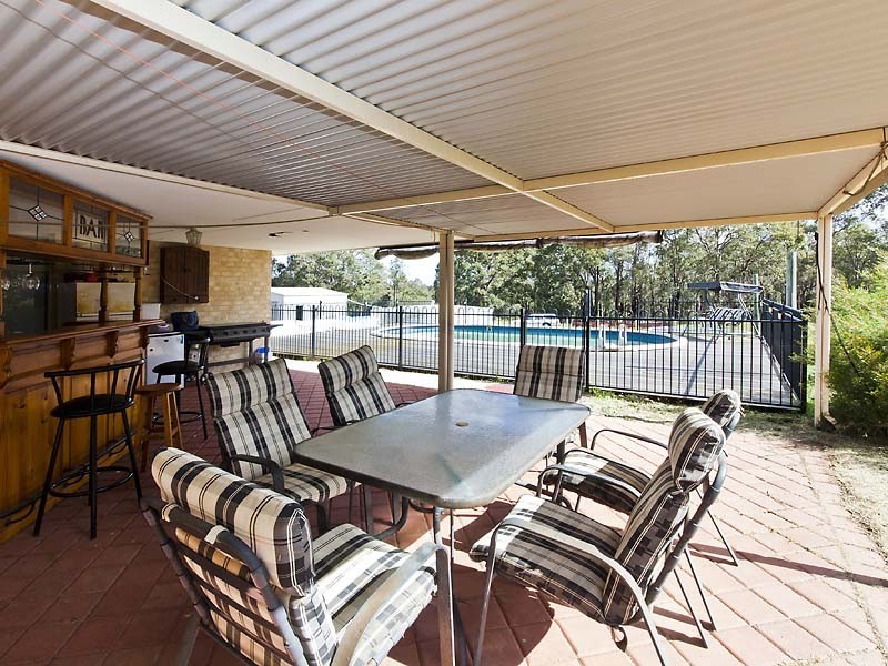 18 Charcoal Lane, Gidgegannup WA 6083
