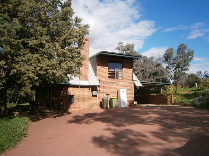 10 Dampiera Court, Maida Vale WA 6057