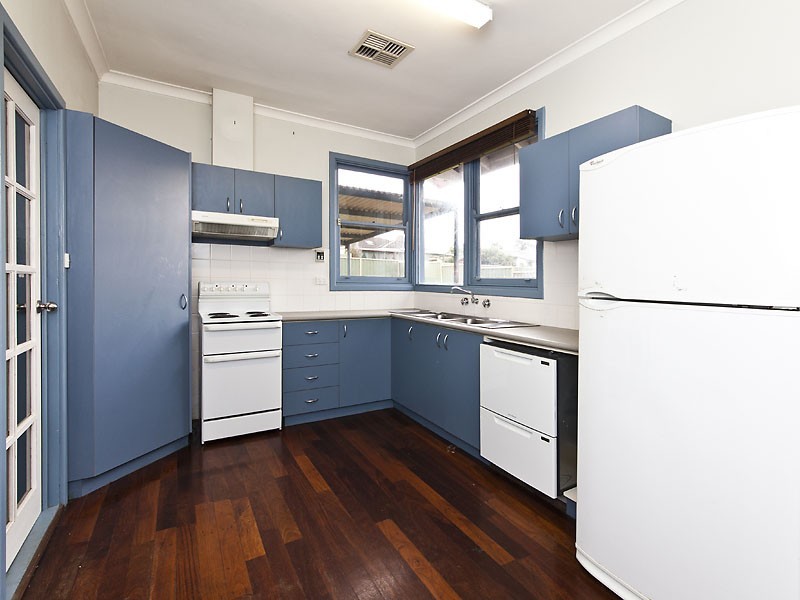 30 Coolga Road, Koongamia WA 6056