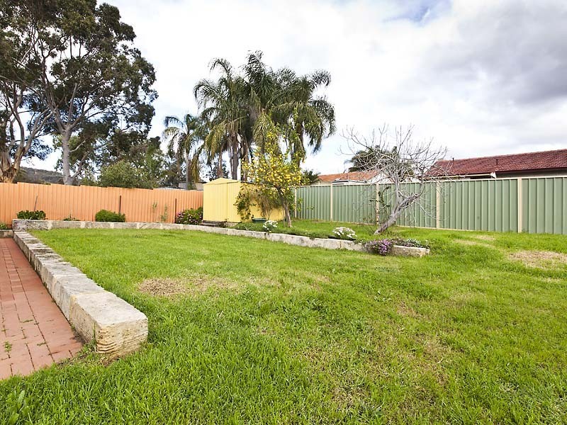 30 Coolga Road, Koongamia WA 6056