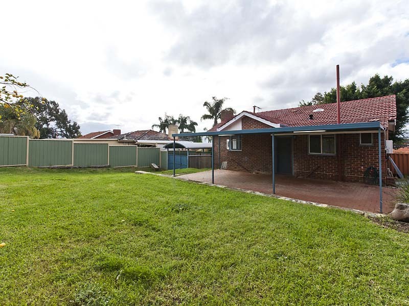 30 Coolga Road, Koongamia WA 6056