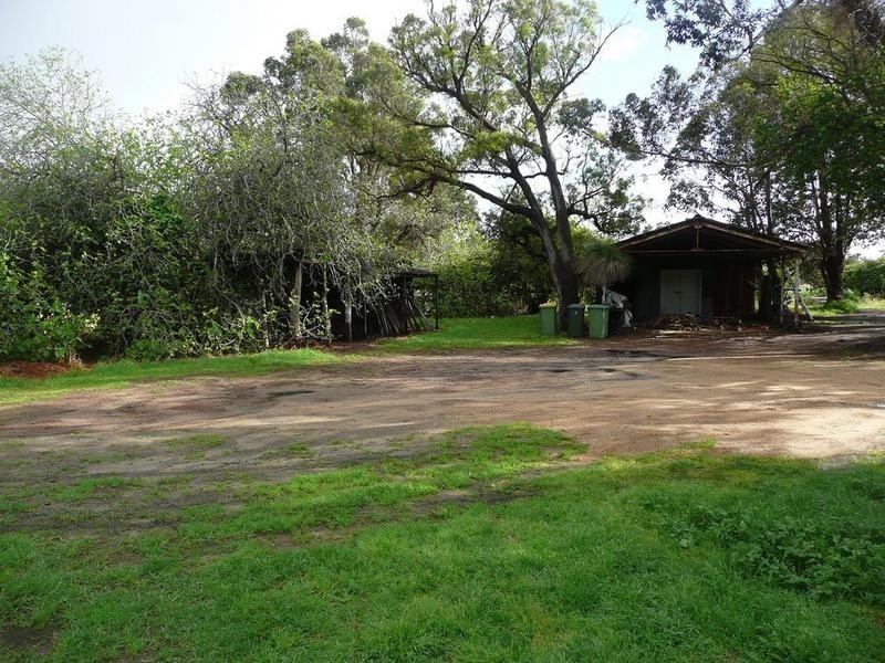 315 Sultana Road East, Maida Vale WA 6057