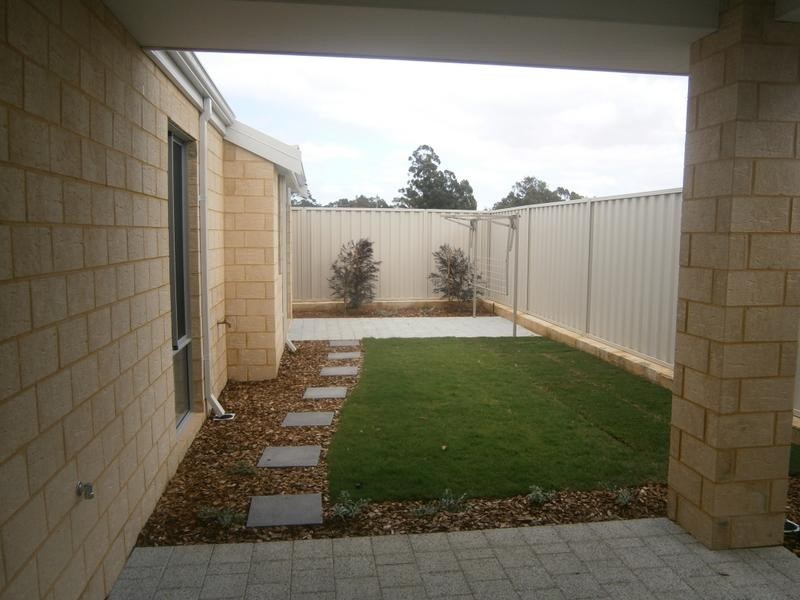 11 Allamanda Gate, Helena Valley WA 6056