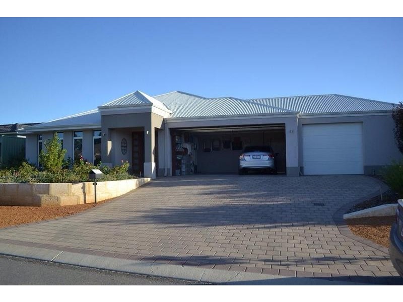 12 Kemp Court, Helena Valley WA 6056