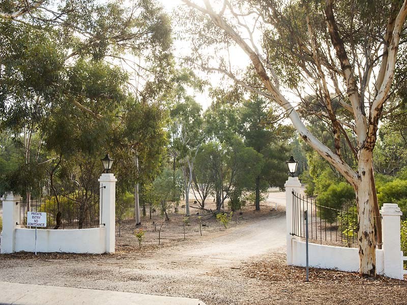 19 Tames Road, Bakers Hill WA 6562