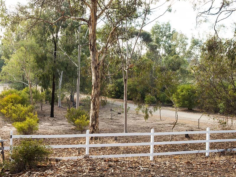 19 Tames Road, Bakers Hill WA 6562