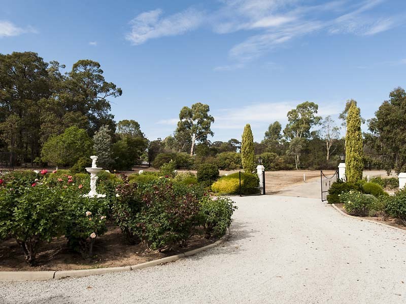 19 Tames Road, Bakers Hill WA 6562