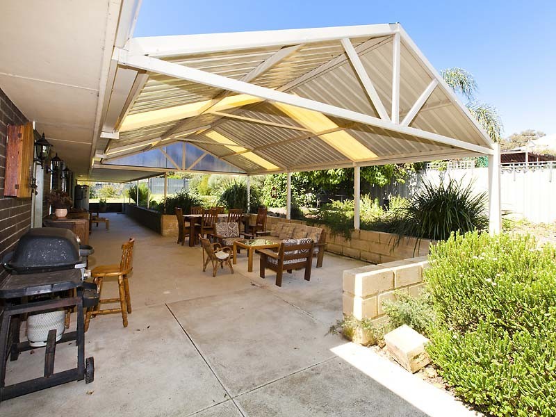 63 Waterloo Crescent, Lesmurdie WA 6076