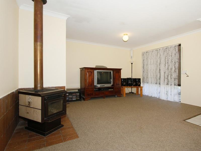 15 Kingston Place, Midland WA 6056
