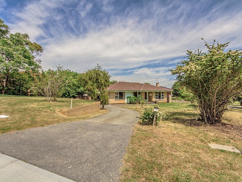 5 Hamilton Terrace, Greenmount WA 6056