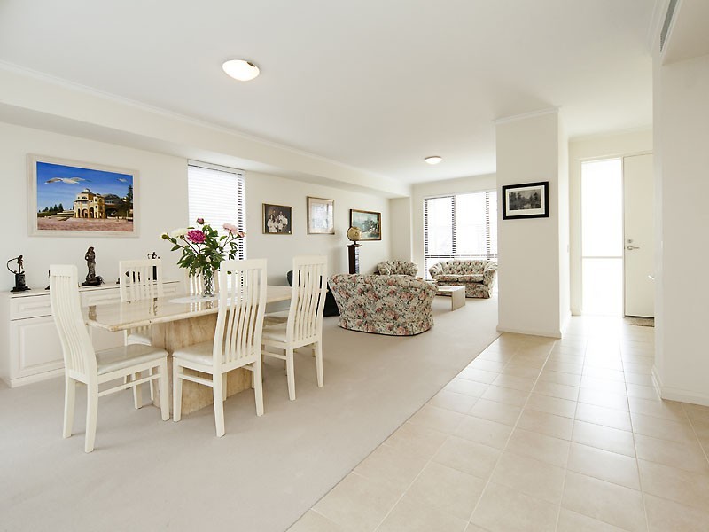 3 Tylney Loop, Meadow Springs WA 6210