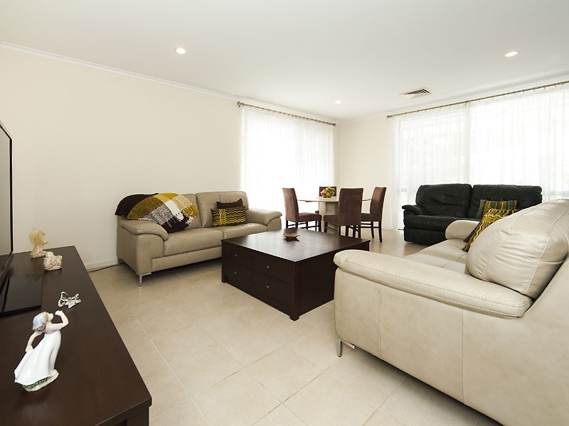 3 Tylney Loop, Meadow Springs WA 6210