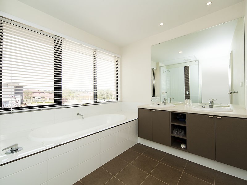 3 Tylney Loop, Meadow Springs WA 6210