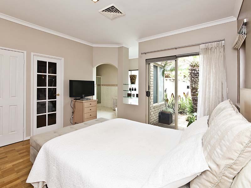 37 Avon Crescent, Viveash WA 6056