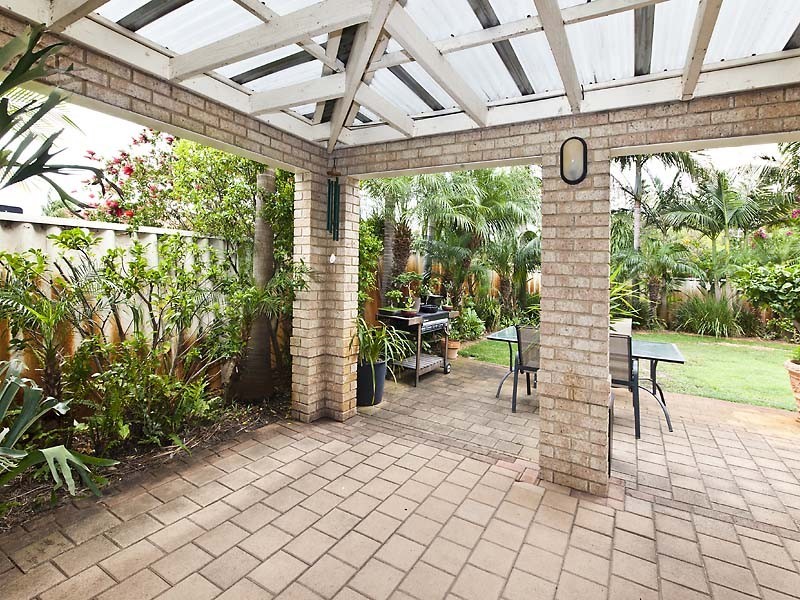 37 Avon Crescent, Viveash WA 6056