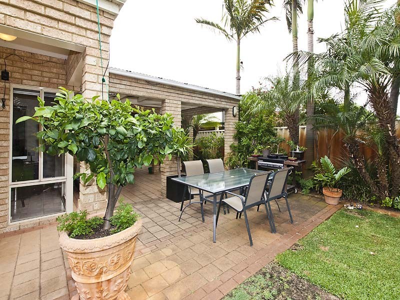 37 Avon Crescent, Viveash WA 6056