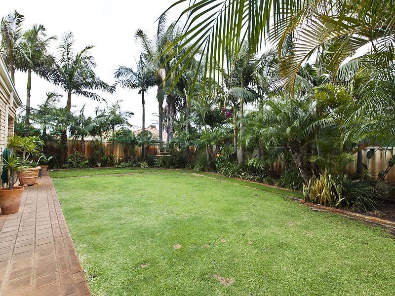 37 Avon Crescent, Viveash WA 6056