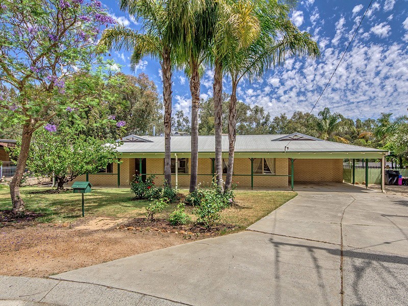 6 Turf Court, Greenmount WA 6056