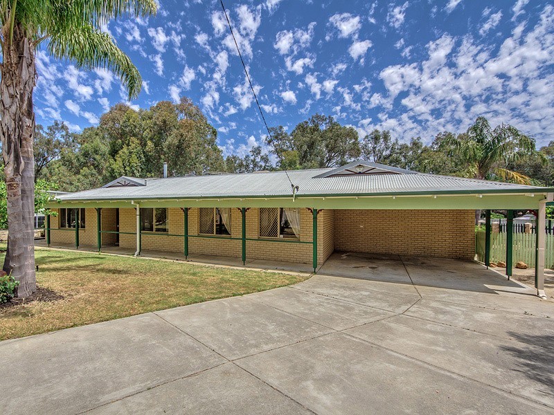 6 Turf Court, Greenmount WA 6056
