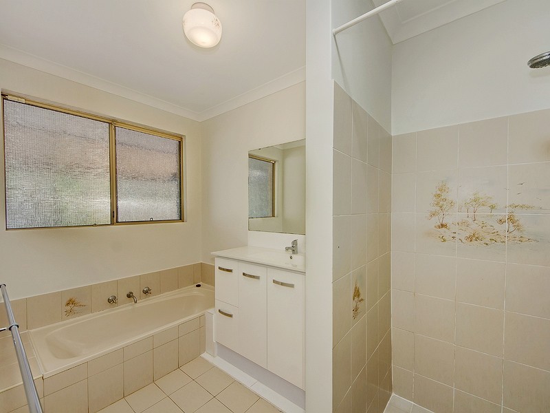 6 Turf Court, Greenmount WA 6056