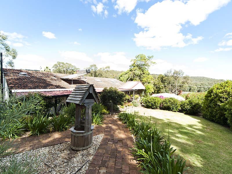 12 Carawatha Avenue, Mount Nasura WA 6112