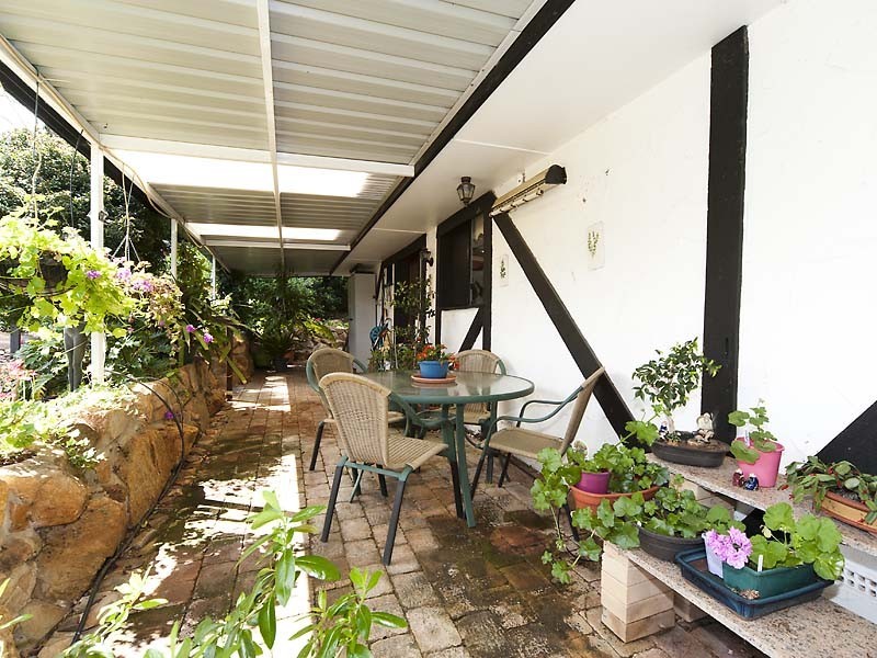 12 Carawatha Avenue, Mount Nasura WA 6112