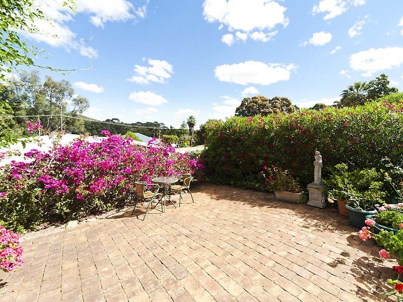 12 Carawatha Avenue, Mount Nasura WA 6112