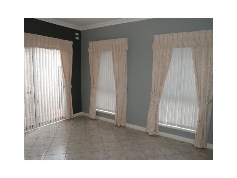 24 Santavea Mews, Halls Head WA 6210