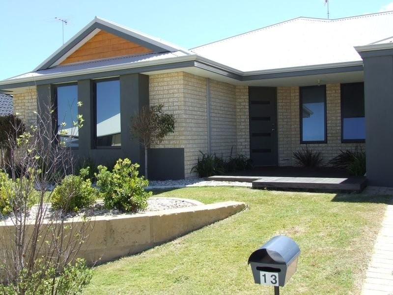 13 Carissa Turn, Halls Head WA 6210