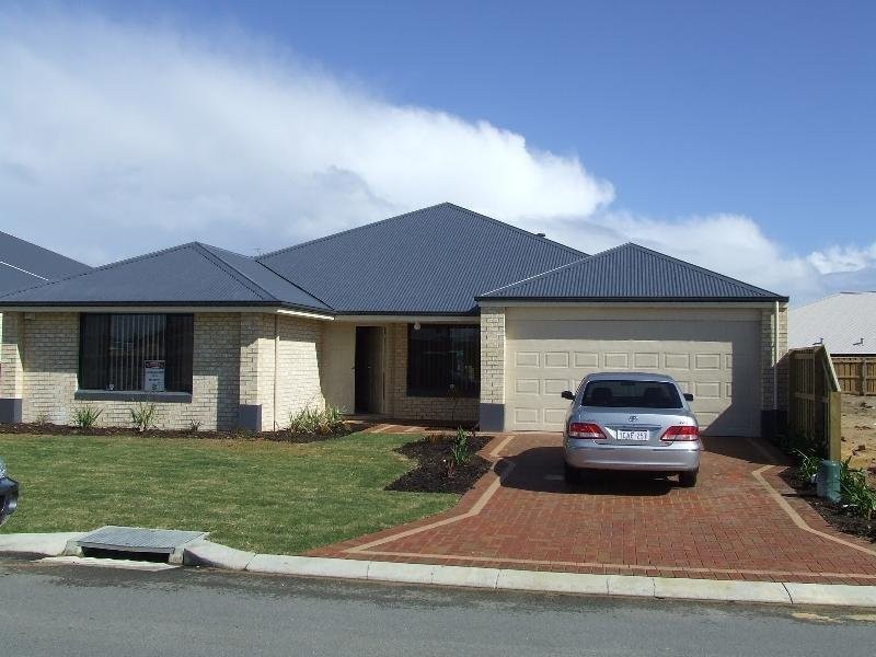 40 Carissa Turn, Halls Head WA 6210