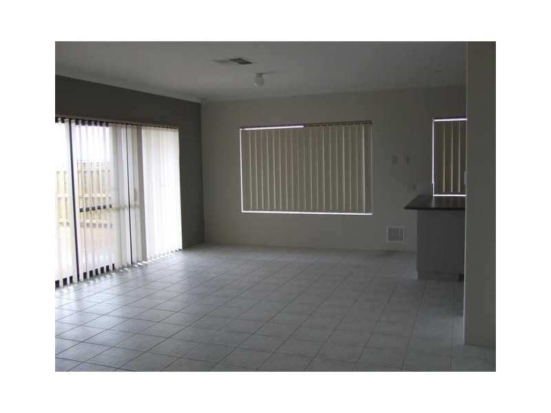 40 Carissa Turn, Halls Head WA 6210