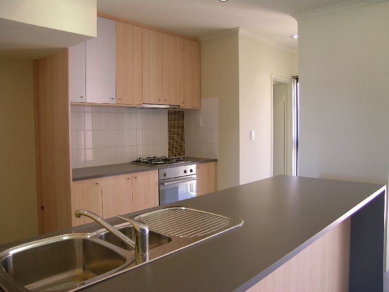 25/1 Mariners Cove Drive, Dudley Park WA 6210