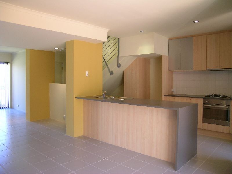 25/1 Mariners Cove Drive, Dudley Park WA 6210