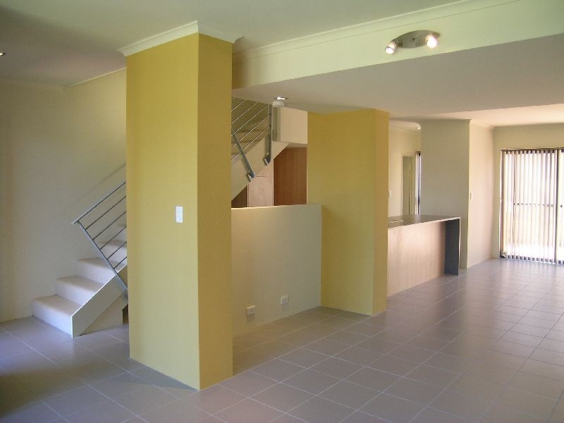 25/1 Mariners Cove Drive, Dudley Park WA 6210