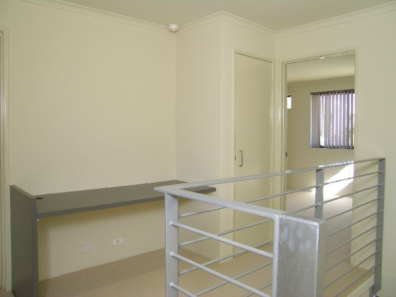 25/1 Mariners Cove Drive, Dudley Park WA 6210