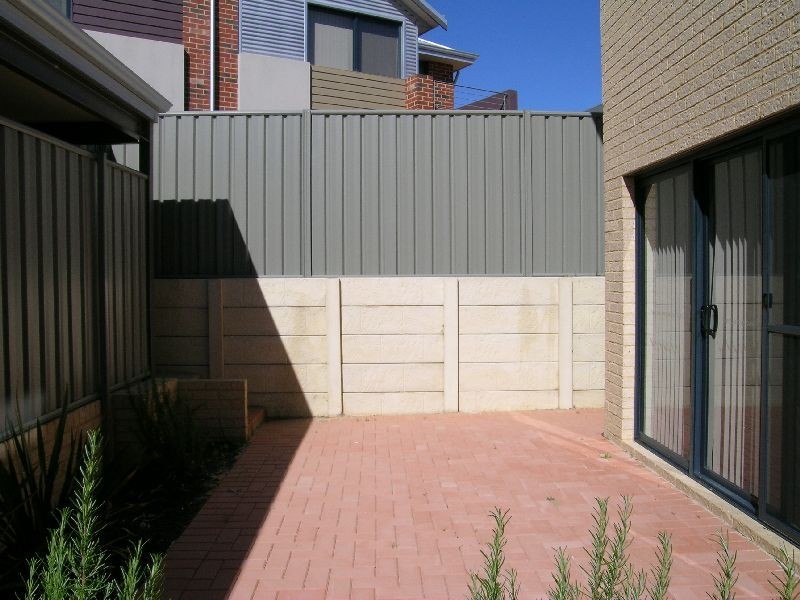 25/1 Mariners Cove Drive, Dudley Park WA 6210