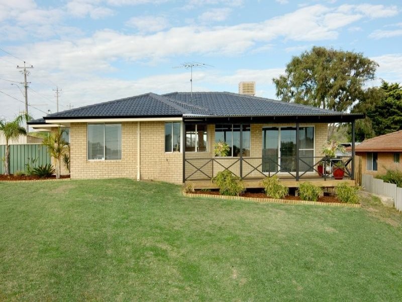 76 Crystaluna Drive, Golden Bay WA 6174
