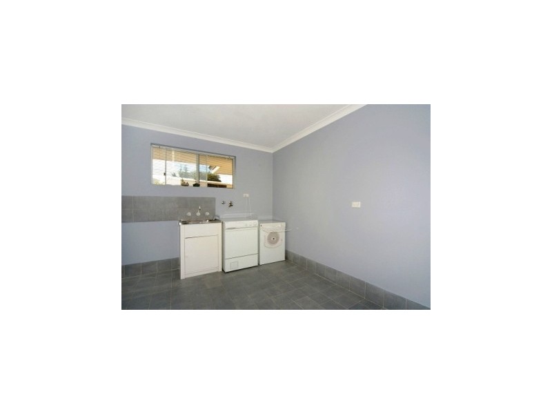 76 Crystaluna Drive, Golden Bay WA 6174