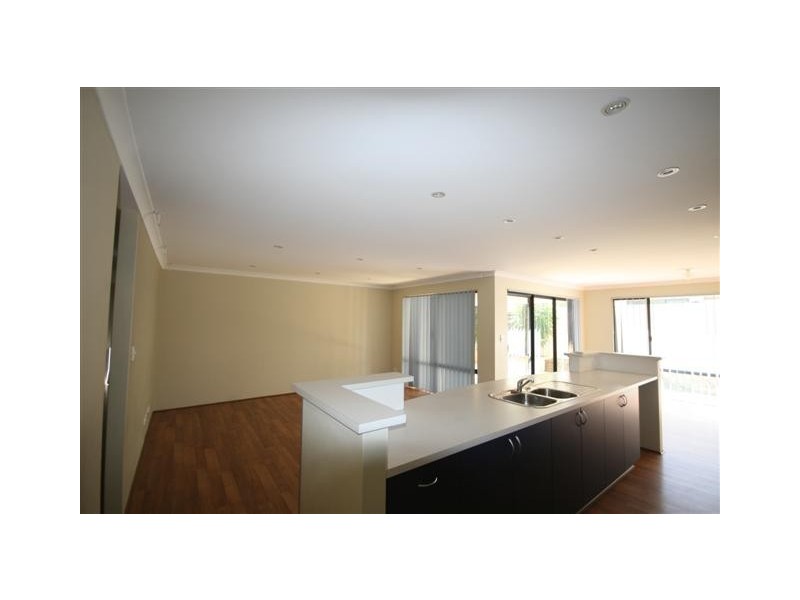 1 Ballard Meander, Lakelands WA 6180