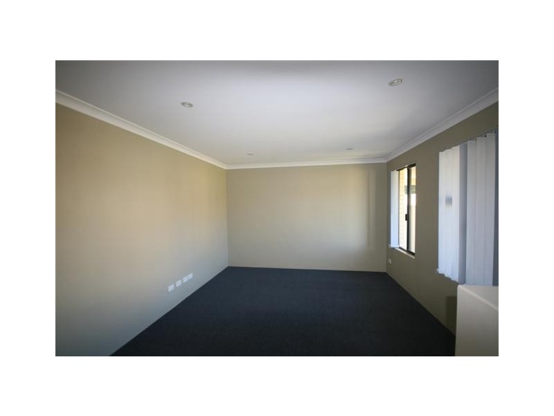 1 Ballard Meander, Lakelands WA 6180